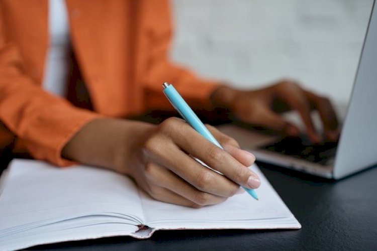 COLLEGE APPLICATION ESSAY: WHAT TO WRITE AND HOW TO WRITE IT