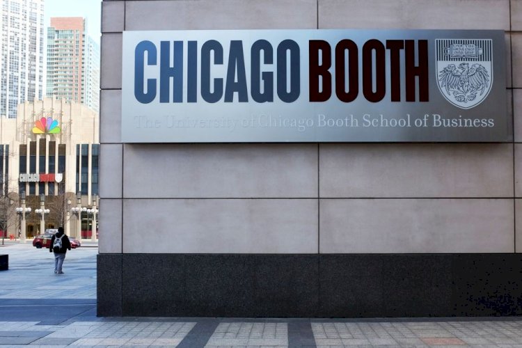 UNIVERSITY OF CHICAGO - BOOTH SCHOOL OF BUSINESS - MBA ESSAY ANALYSIS